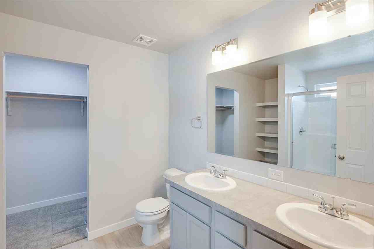 1822 E Eddington St - Photo 5 of 16