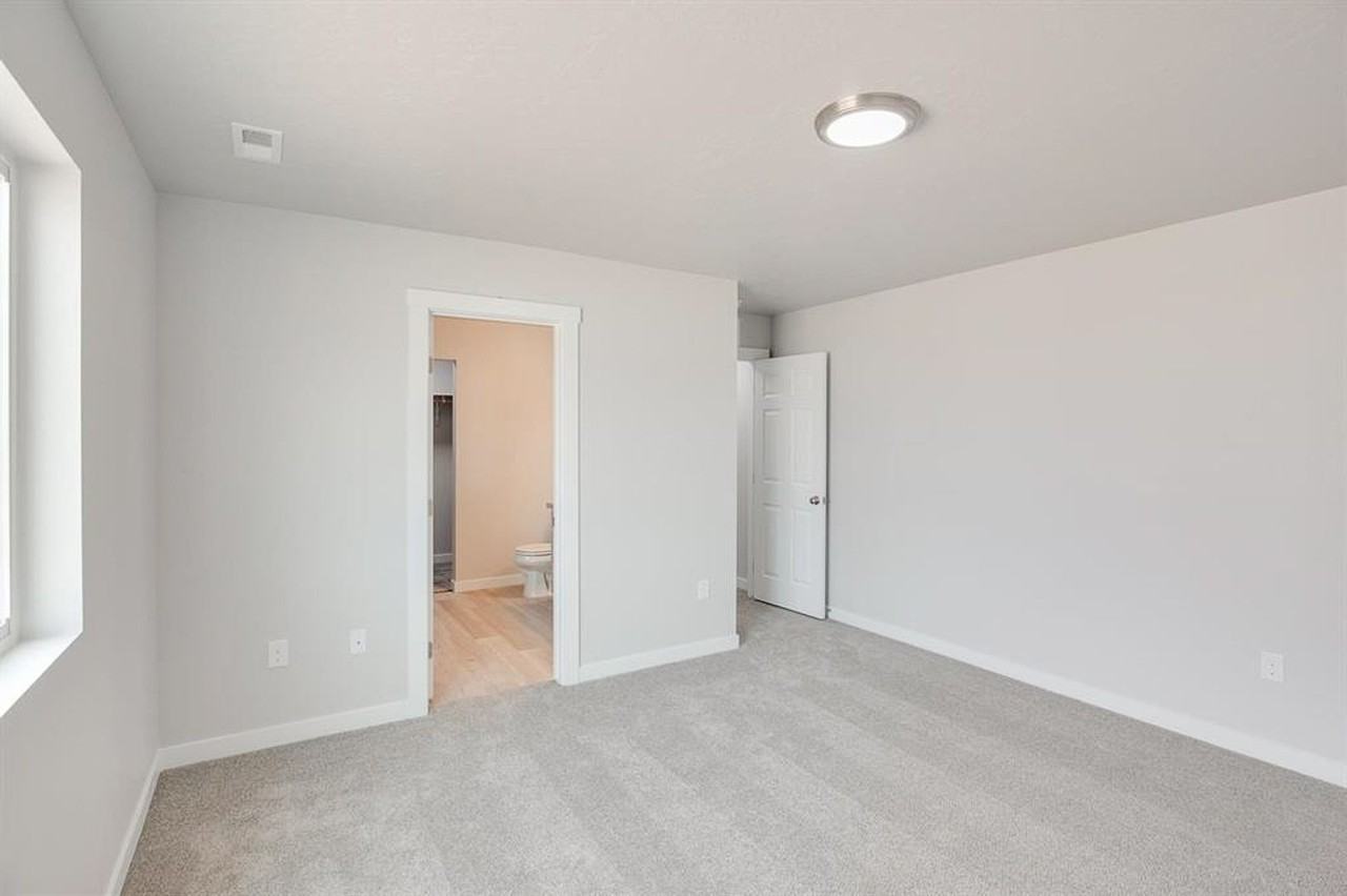 1822 E Eddington St - Photo 6 of 16