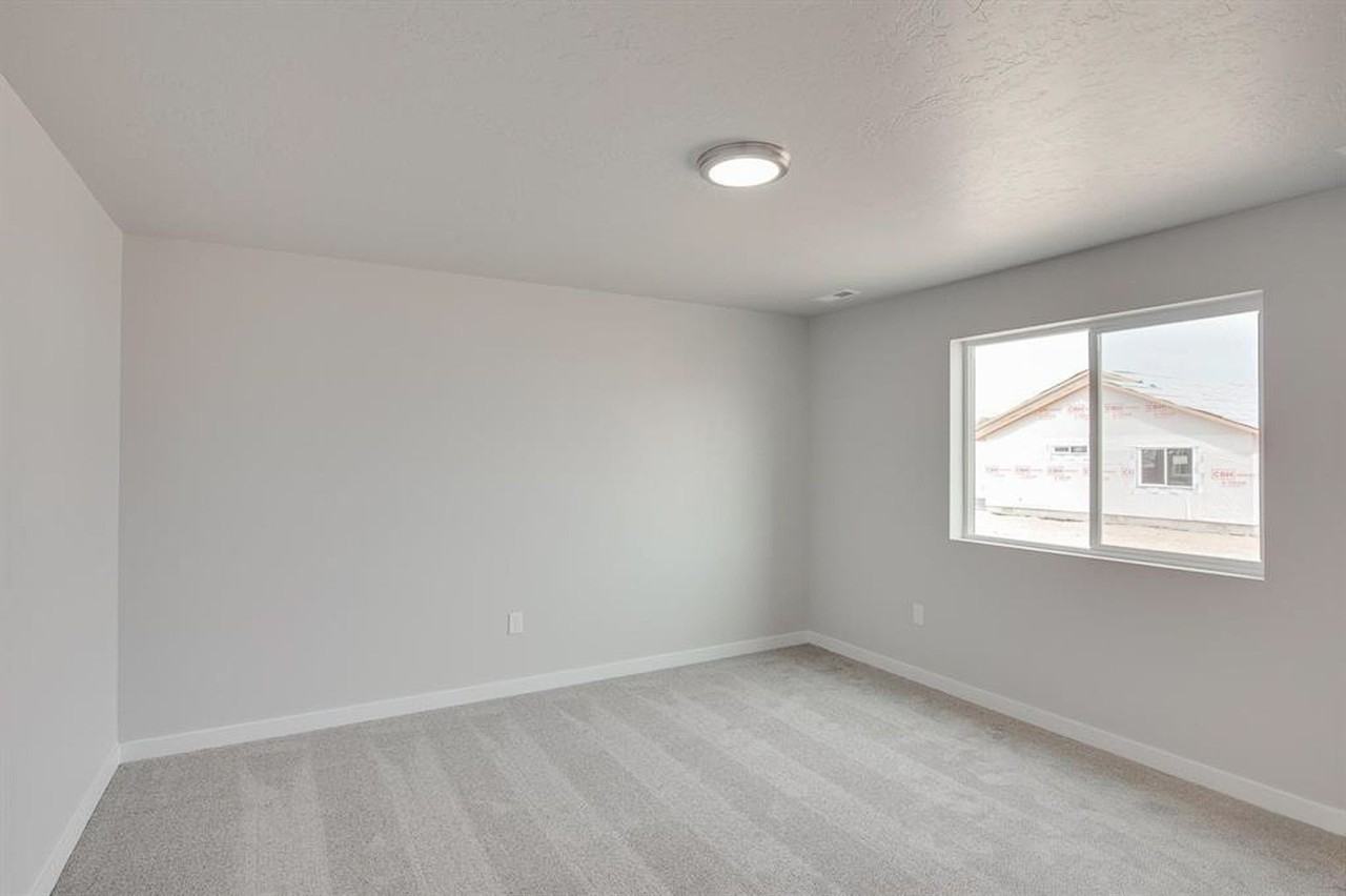 1822 E Eddington St - Photo 7 of 16
