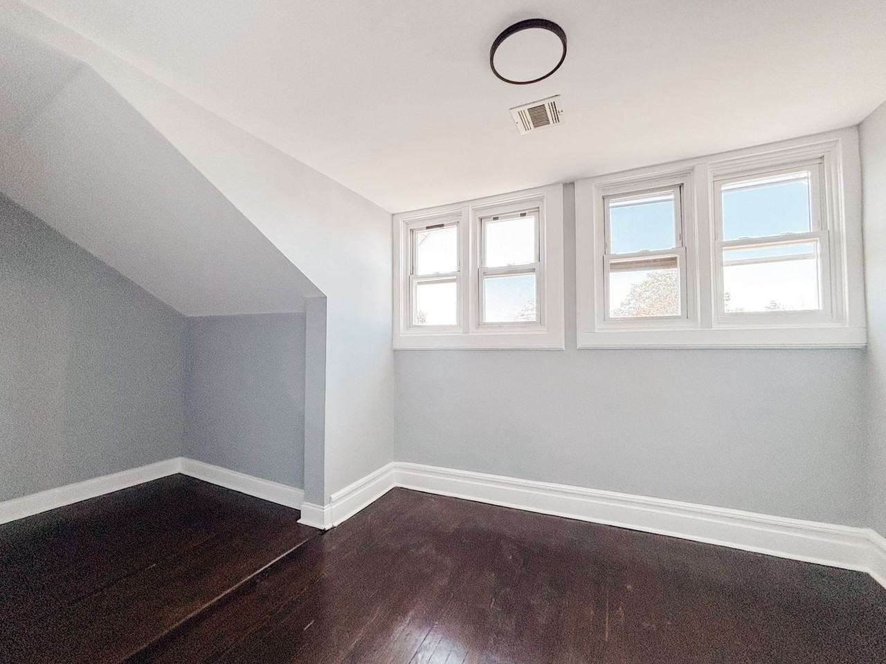 904 S 20th St - Photo 5 of 16