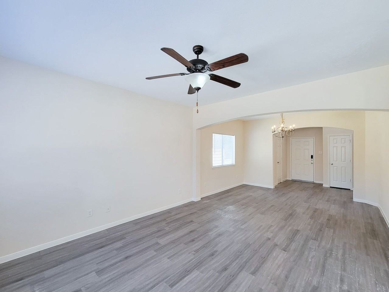 21818 Grassy Hill Ln - Photo 7 of 48