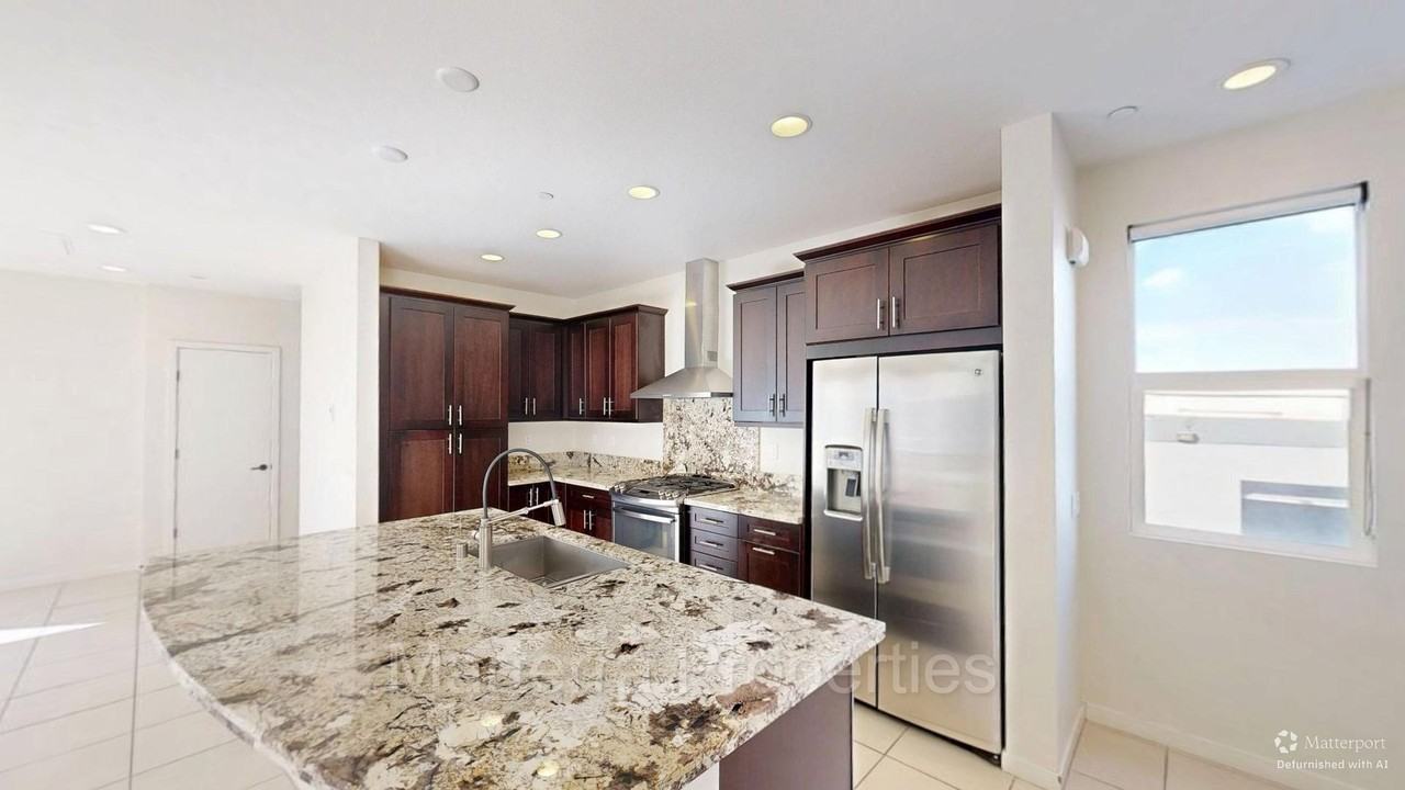 812 Brickyard Ln - Photo 5 of 35