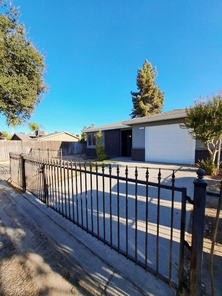 4322 N Cornelia Ave - Photo 2 of 27