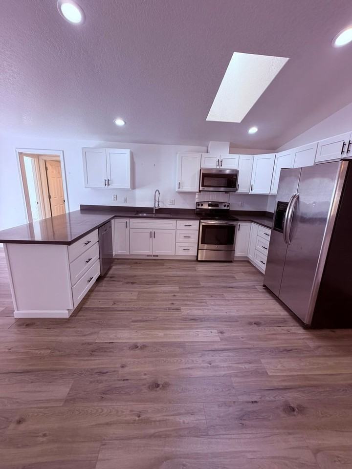 7211 33rd Way Ne - Photo 2 of 39