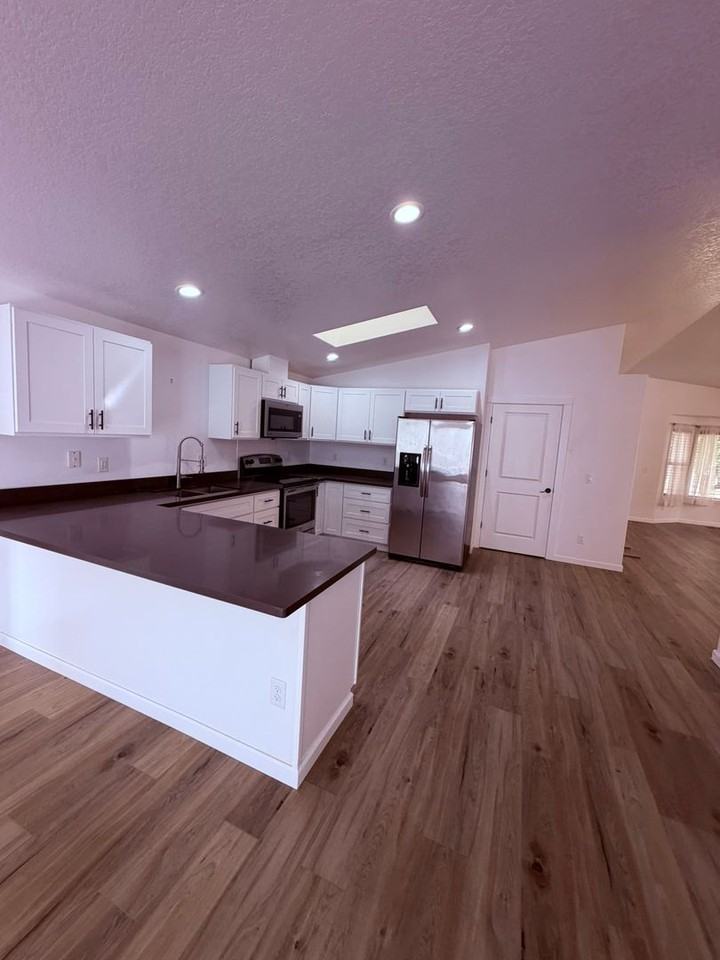 7211 33rd Way Ne - Photo 3 of 39