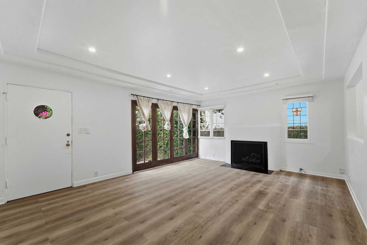 2310 Griffith Park Blvd - Photo 6 of 27