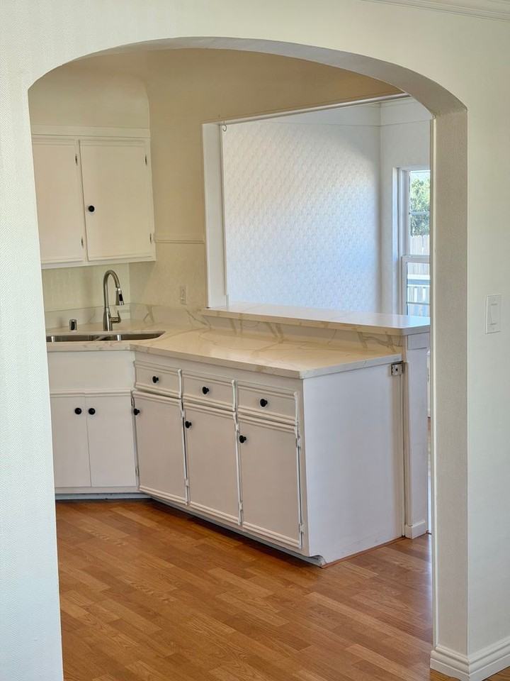 1803 Ripley Ave - Photo 3 of 21
