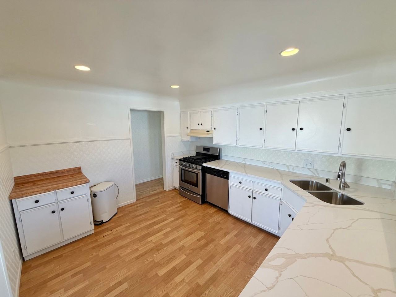 1803 Ripley Ave - Photo 6 of 21