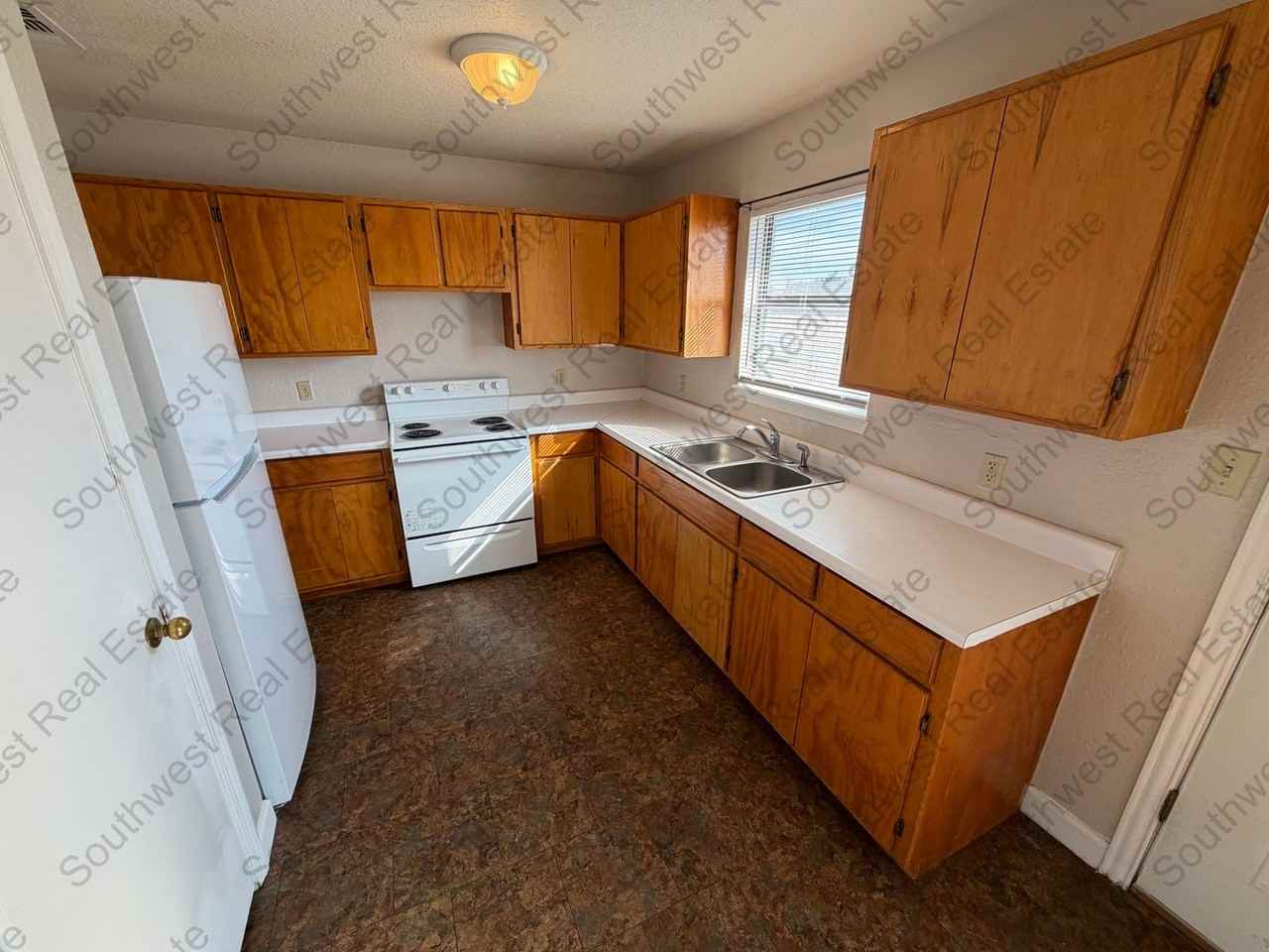 3313 Vinton St - Photo 2 of 11