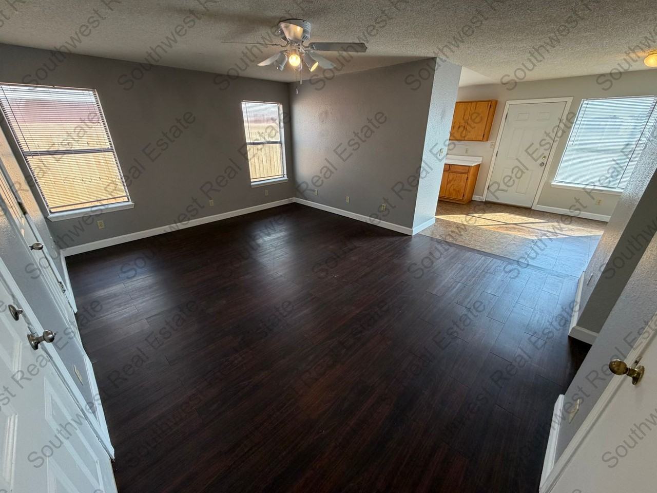 3313 Vinton St - Photo 4 of 11