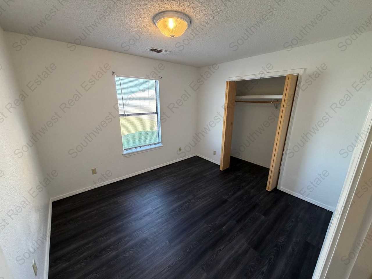 3313 Vinton St - Photo 5 of 11