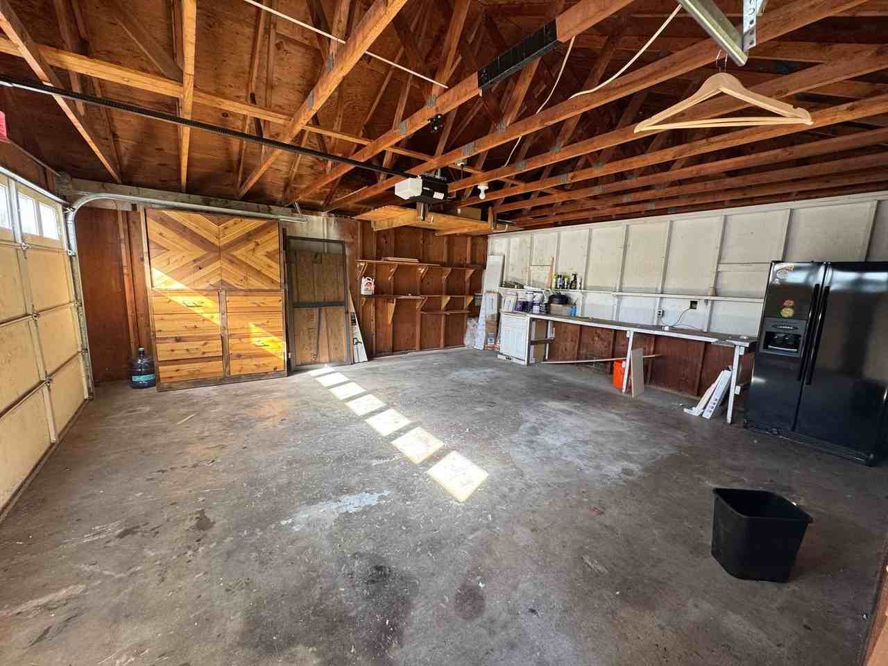 1040 Ne Madrone St - Photo 6 of 28