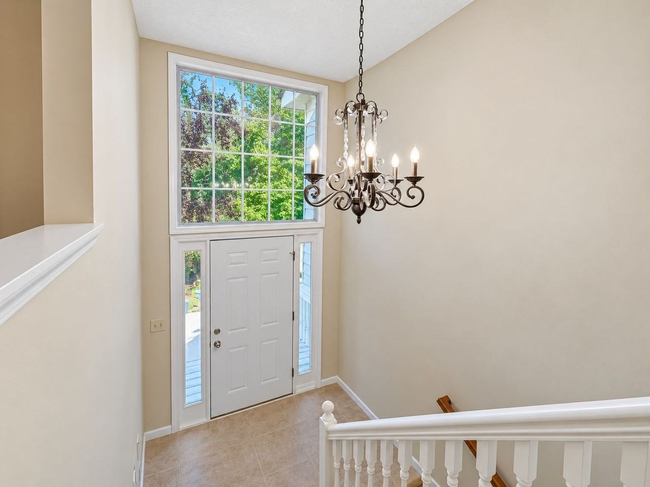 181 N Springs Dr - Photo 5 of 38