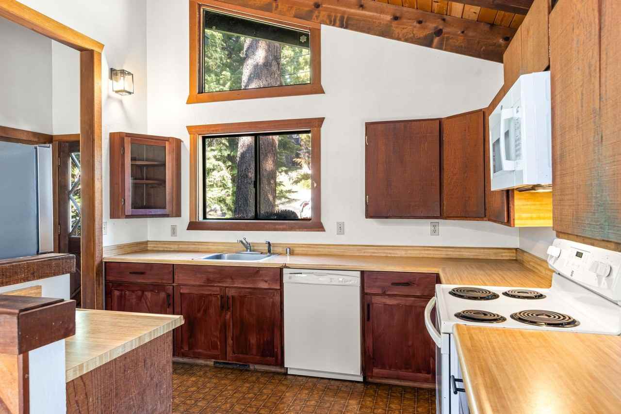 4169 Robert Ave - Photo 7 of 30