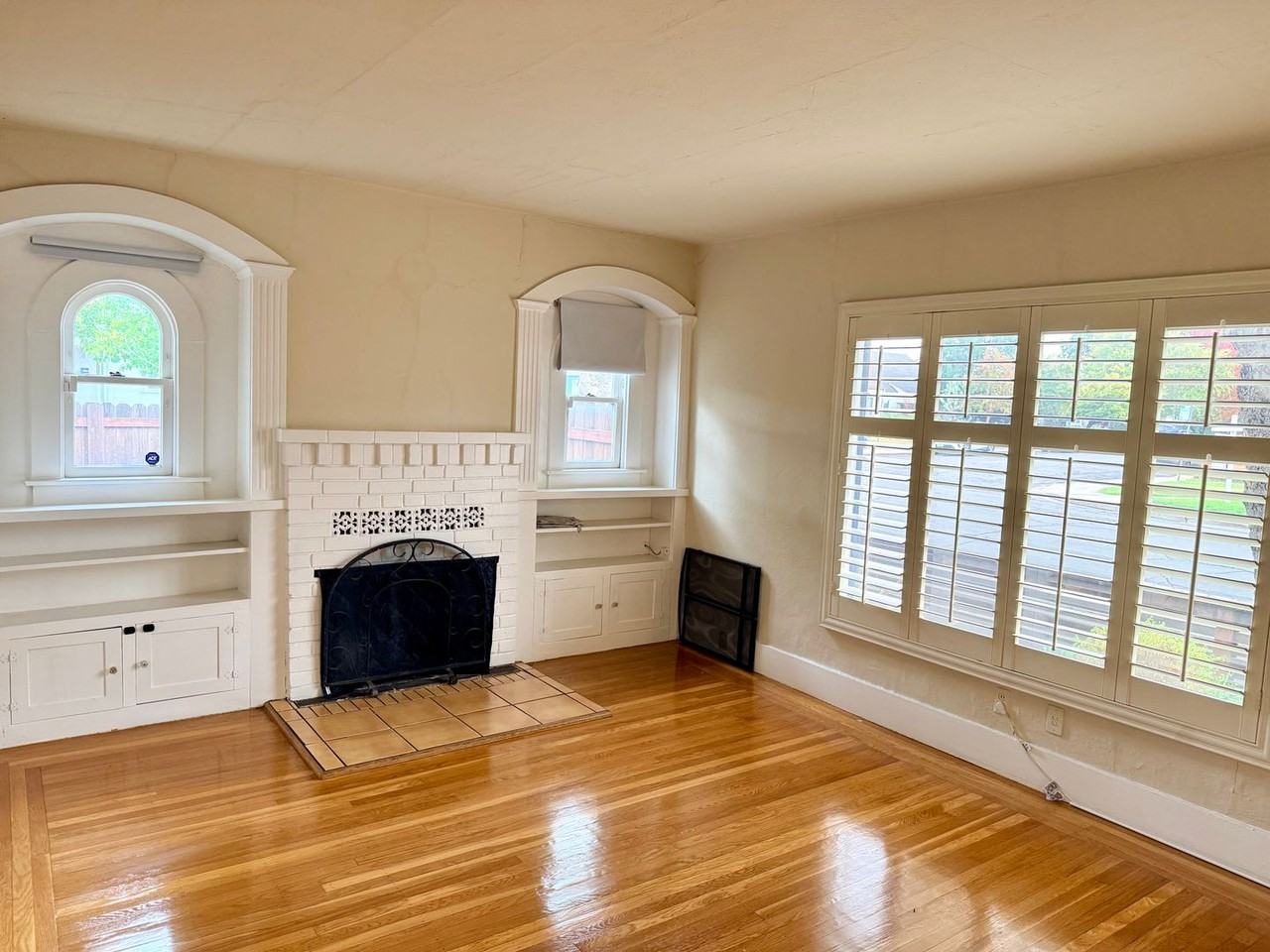 3545 T St - Photo 2 of 19