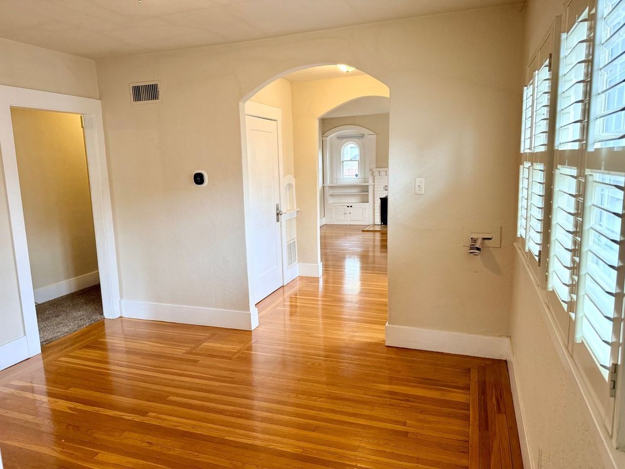 3545 T St - Photo 4 of 19