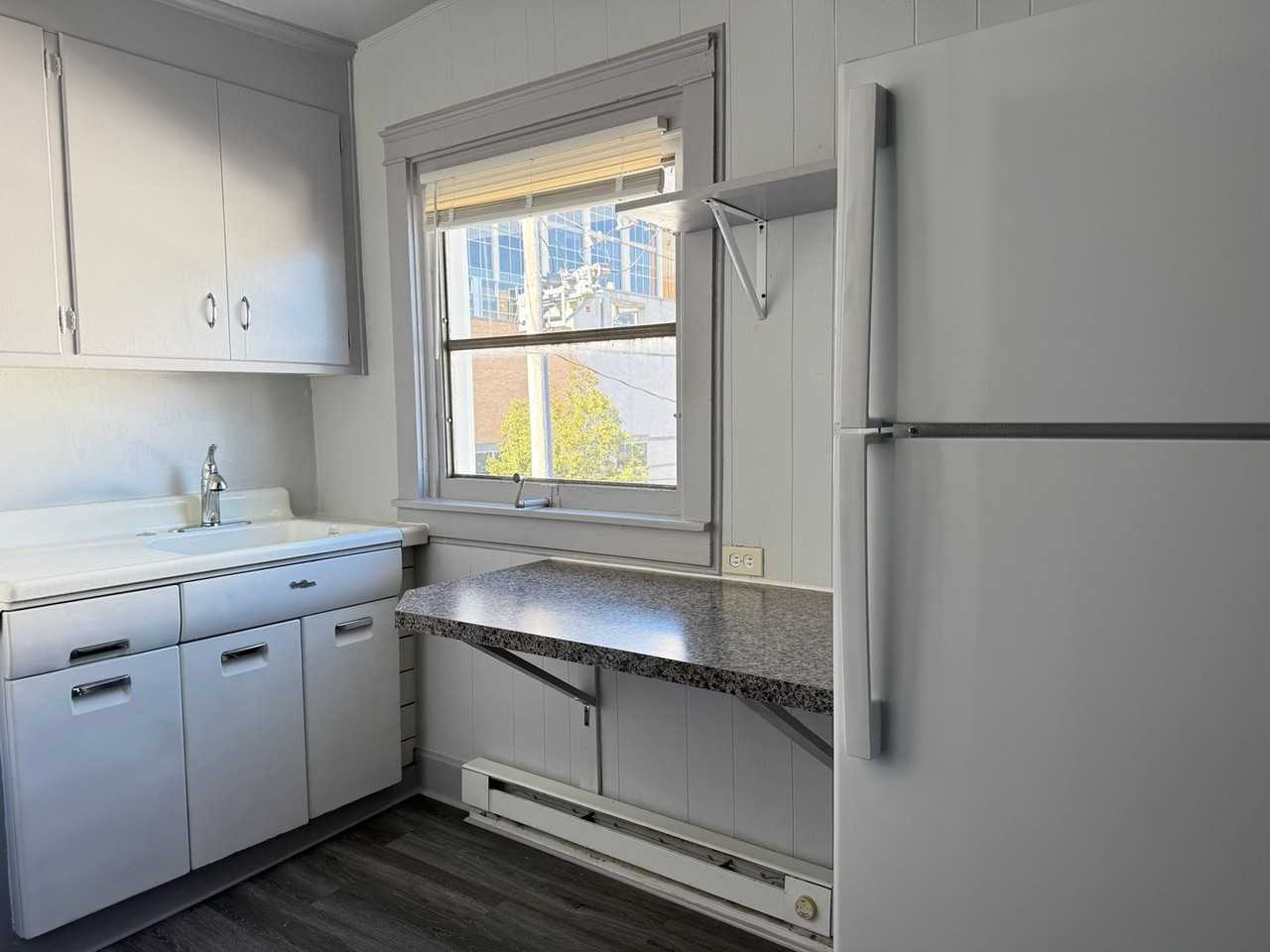 519 N Lime St - Photo 7 of 23