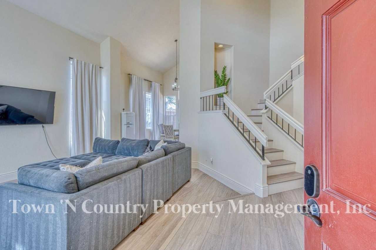 17677 River Run Rd - Photo 2 of 25
