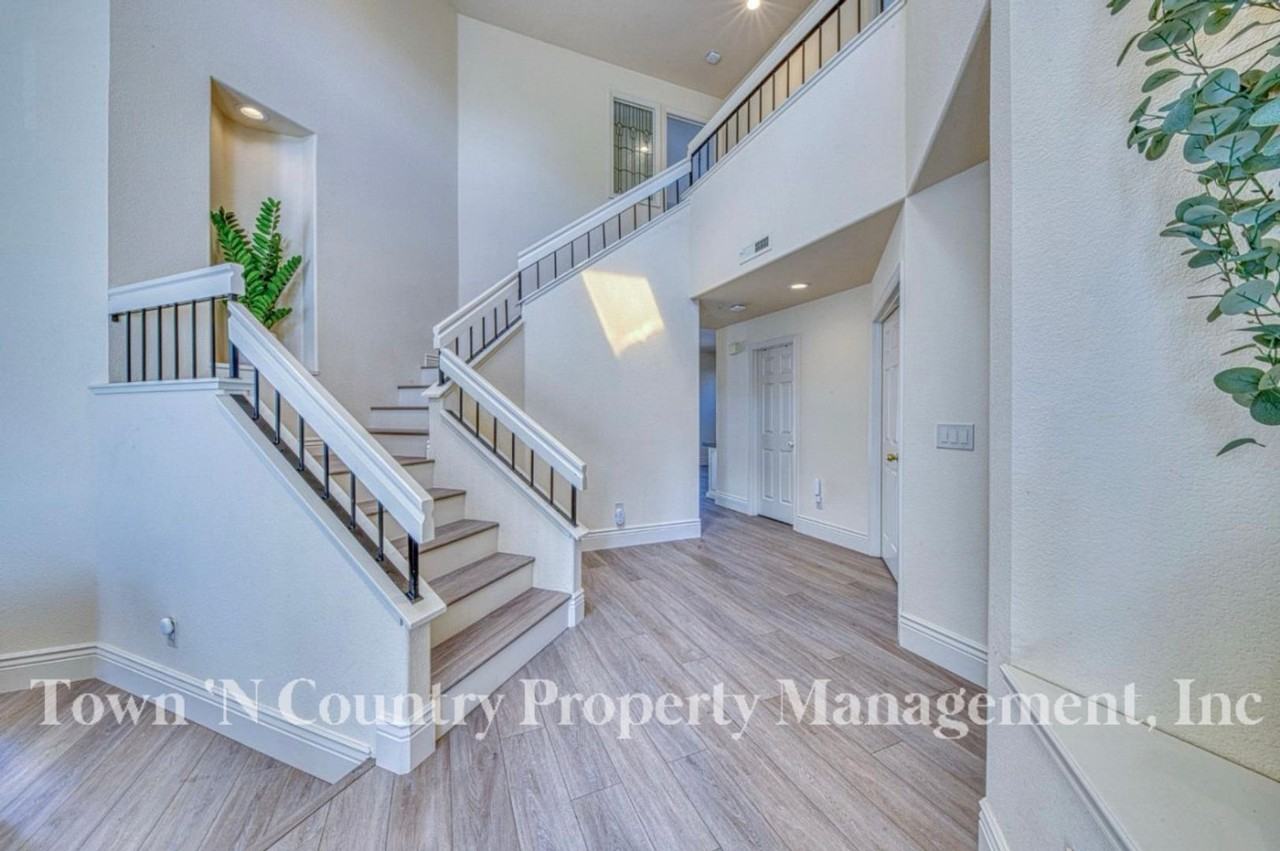 17677 River Run Rd - Photo 3 of 25