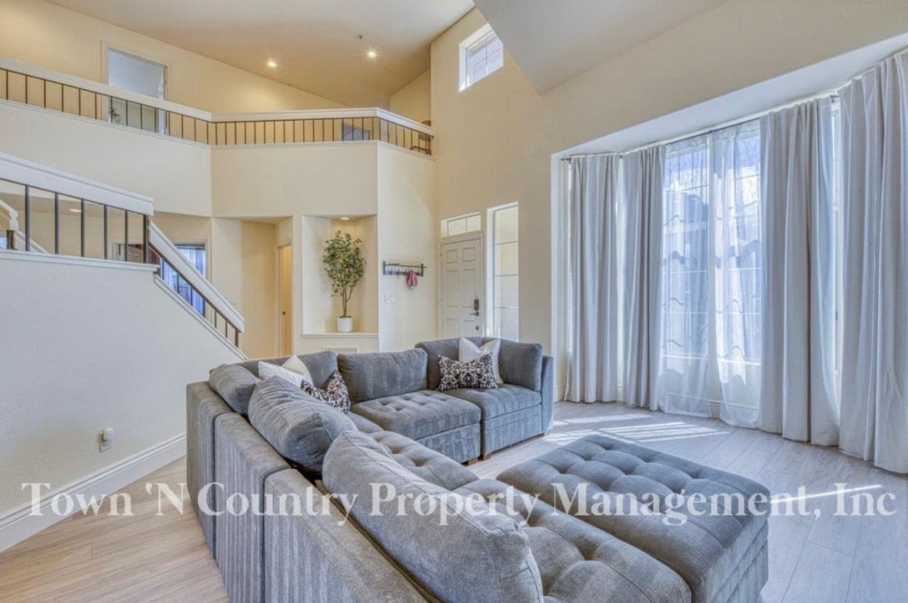 17677 River Run Rd - Photo 5 of 25