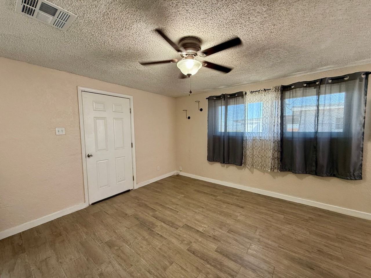 3630 Evalyn Ave - Photo 3 of 12