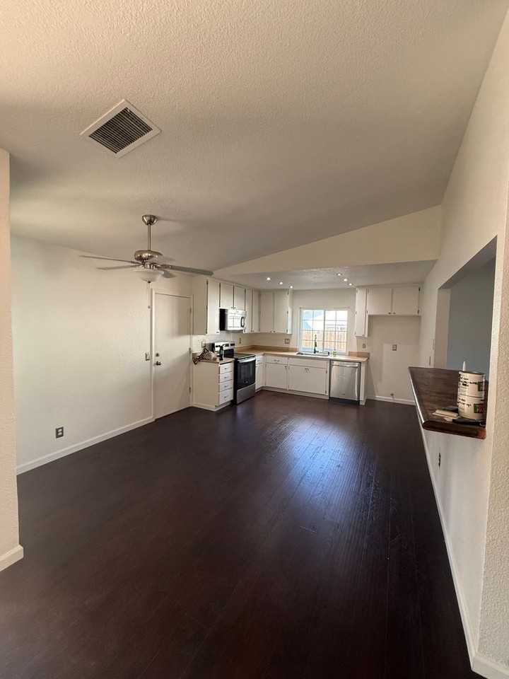 9173 Renee Ann St - Photo 4 of 17