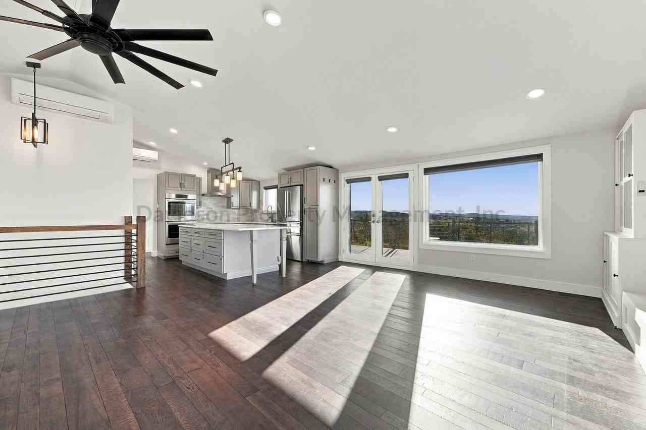 5 Meeker Ln - Photo 3 of 25
