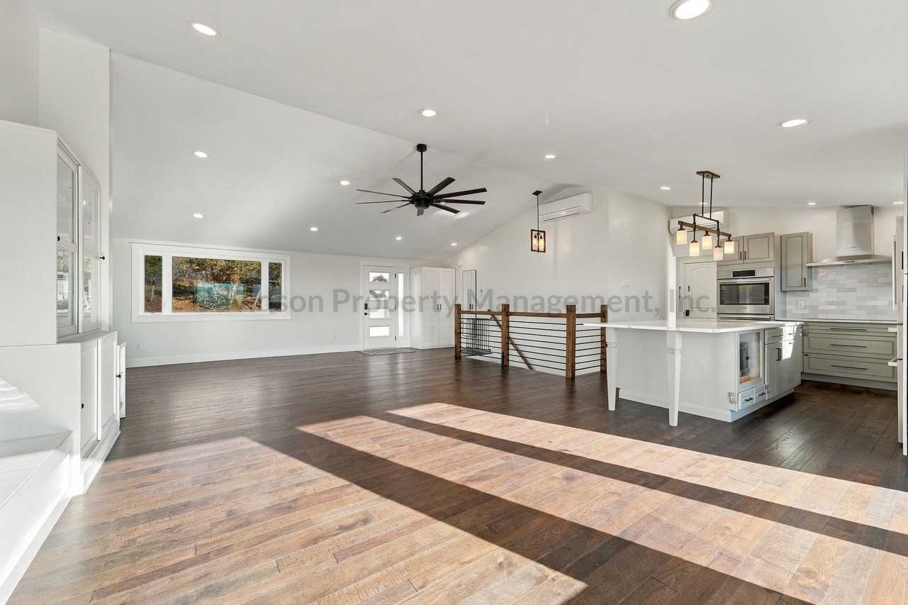 5 Meeker Ln - Photo 4 of 25