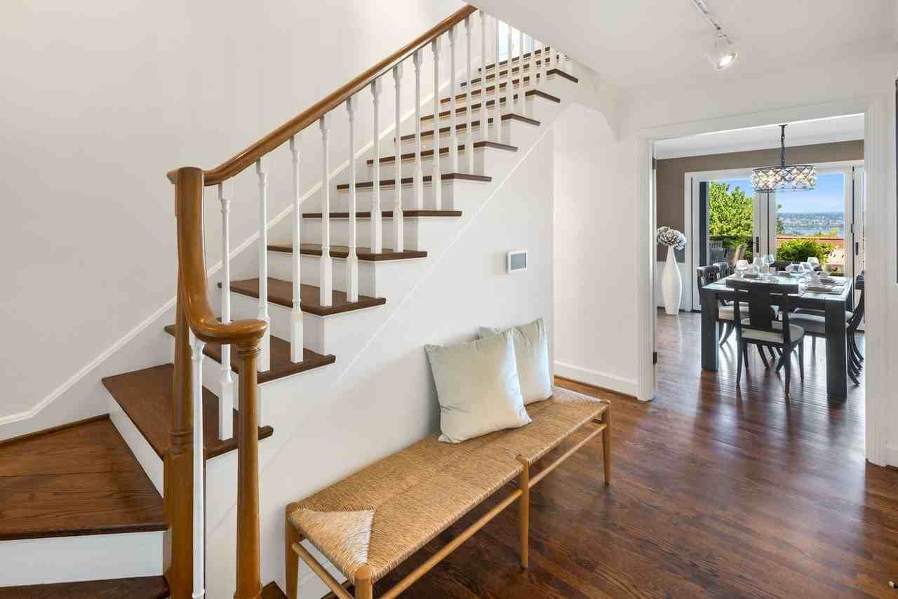 7044 50th Ave Ne - Photo 4 of 50