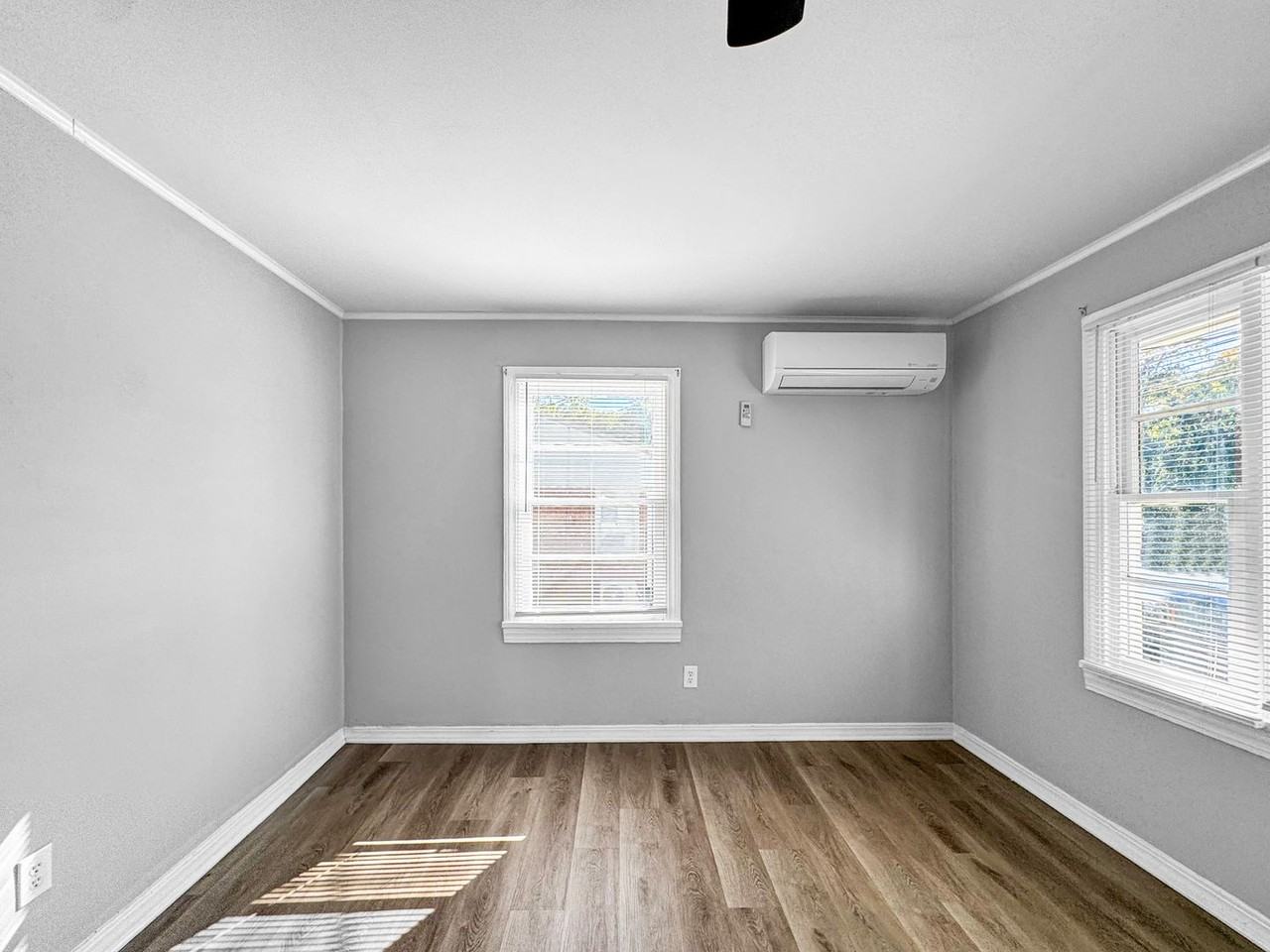 504 Moore Dr - Photo 6 of 18