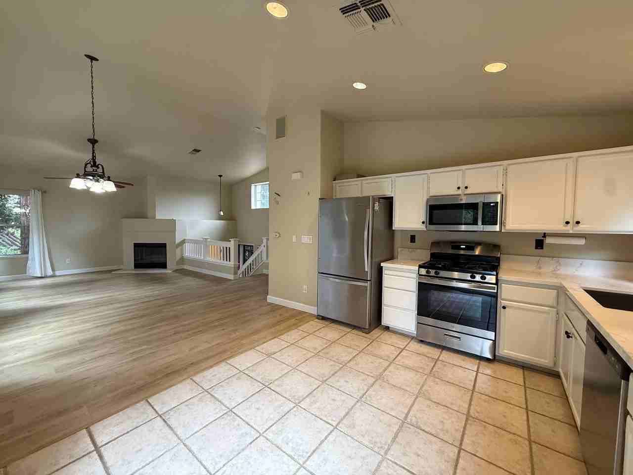 9446 Village Tree Dr - Photo 5 of 23
