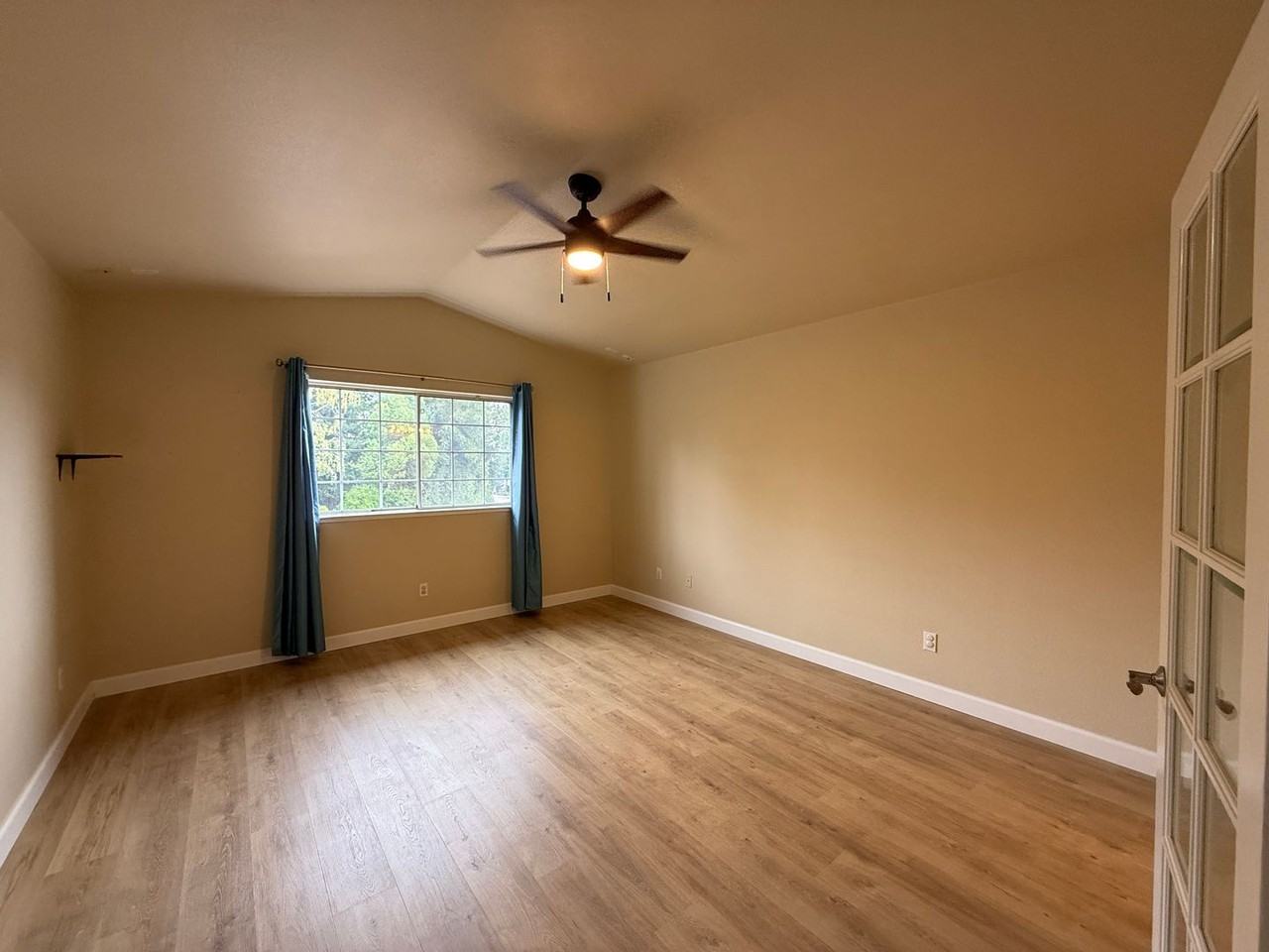 9446 Village Tree Dr - Photo 6 of 23