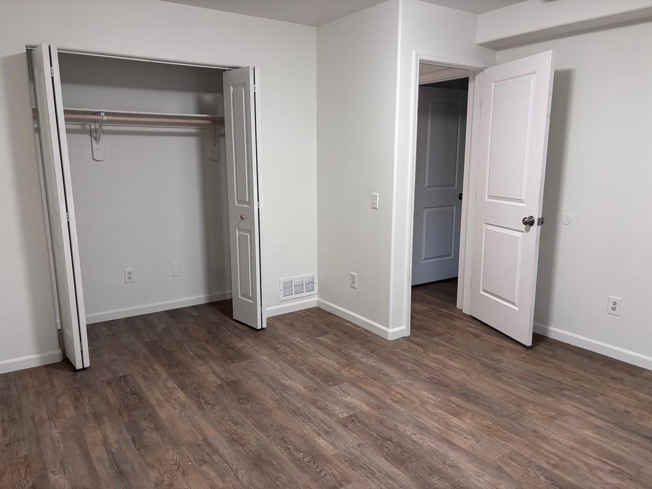 2350 Ridgemont Dr - Photo 4 of 16