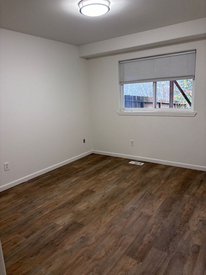 2350 Ridgemont Dr - Photo 6 of 16