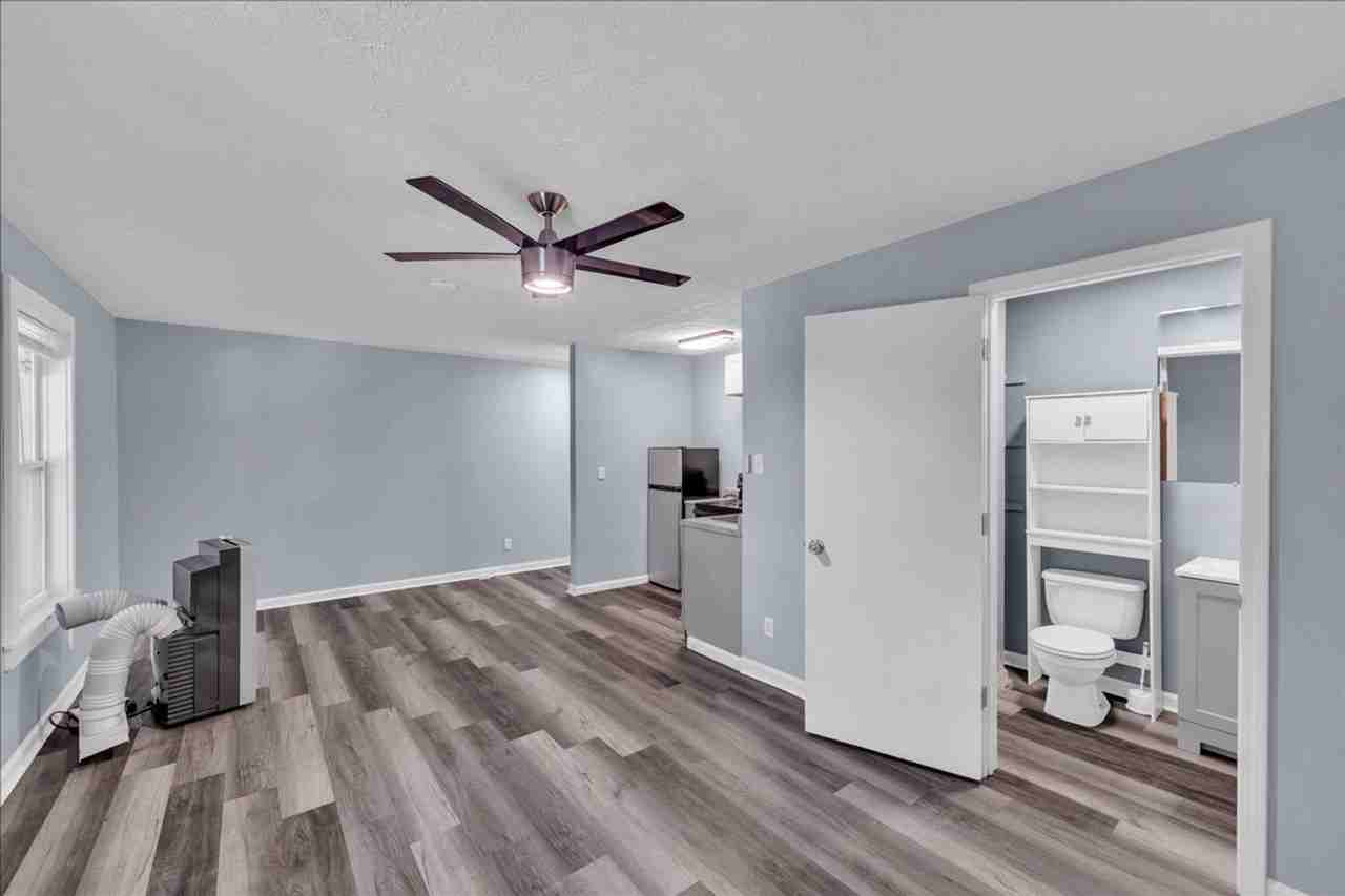 1153 Auburn Dr #B - Photo 5 of 8