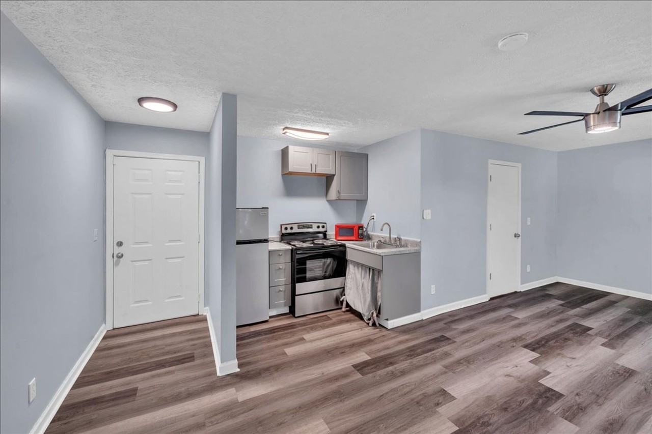 1153 Auburn Dr #B - Photo 6 of 8
