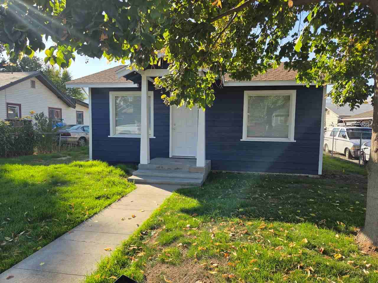 626 Highland Dr - Photo 2 of 20