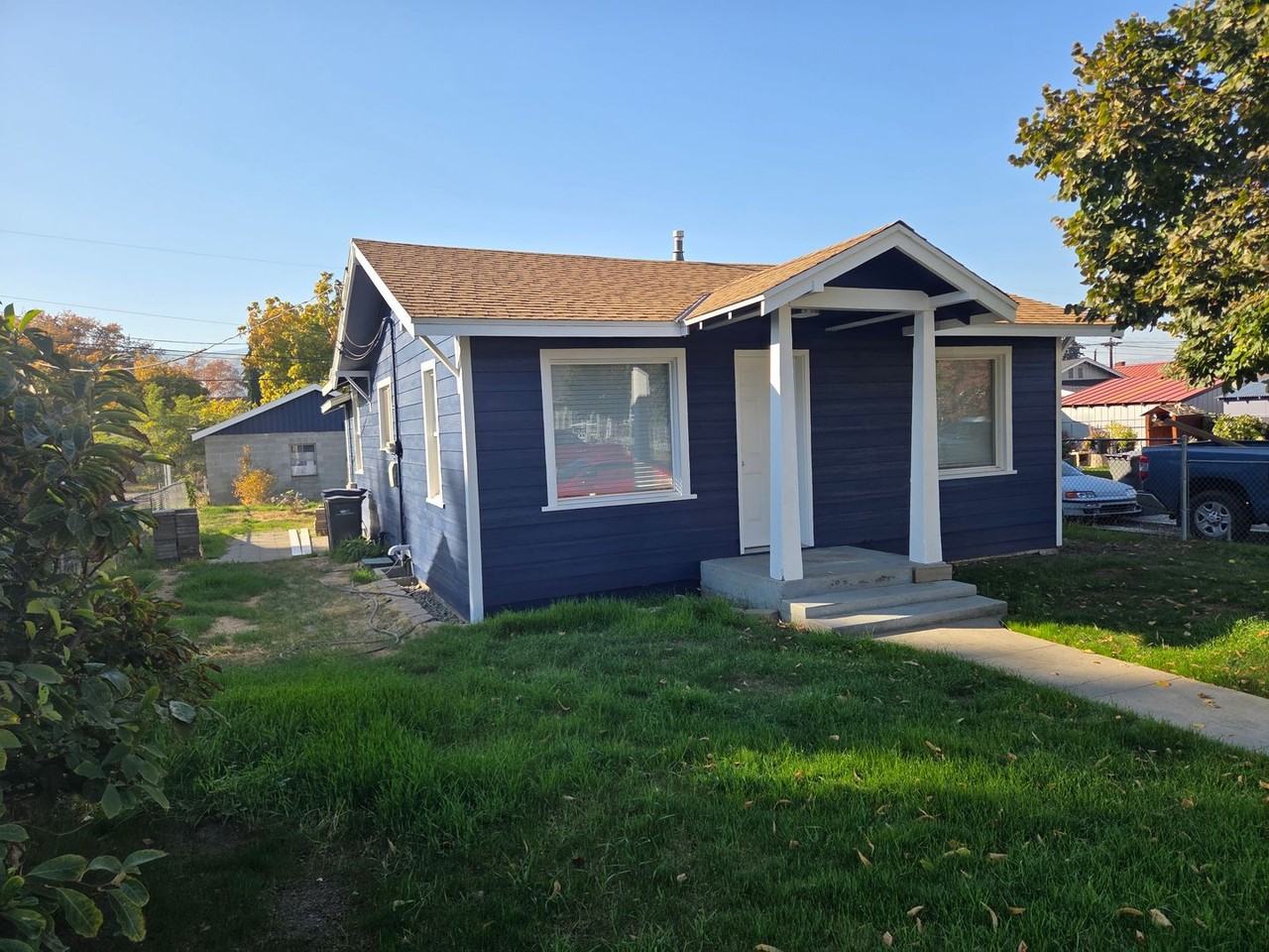 626 Highland Dr - Photo 3 of 20