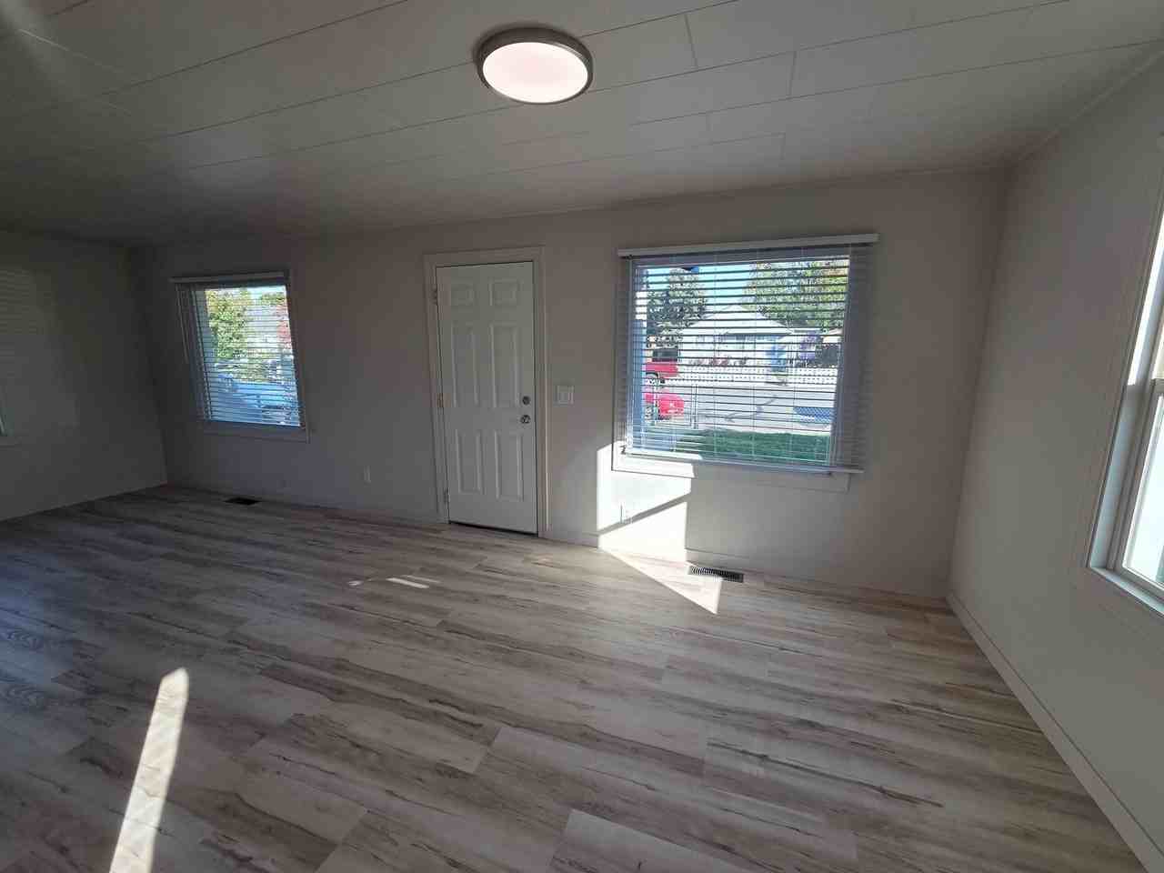 626 Highland Dr - Photo 5 of 20