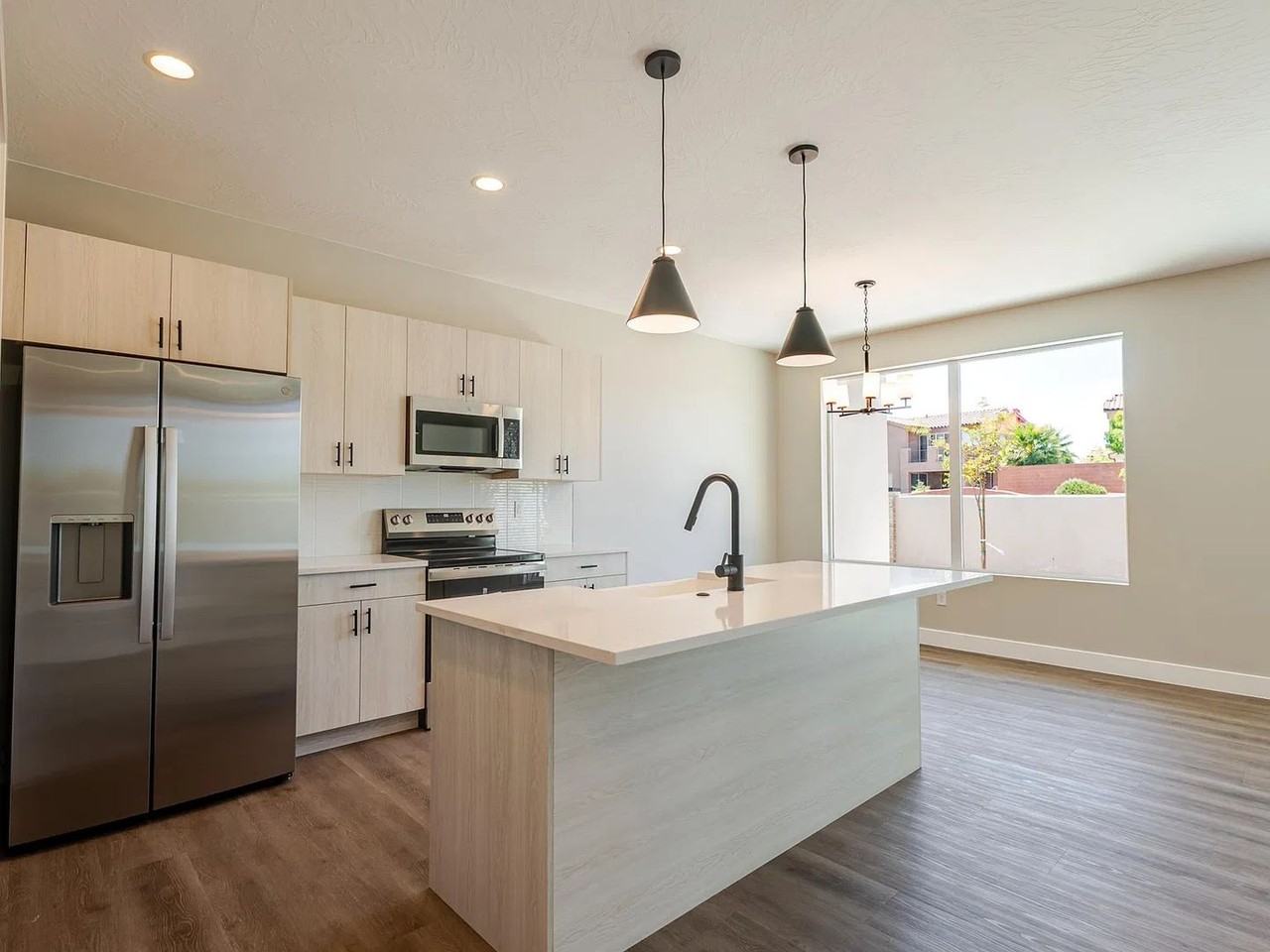 2590 W Cougar Way #6 - Photo 6 of 37