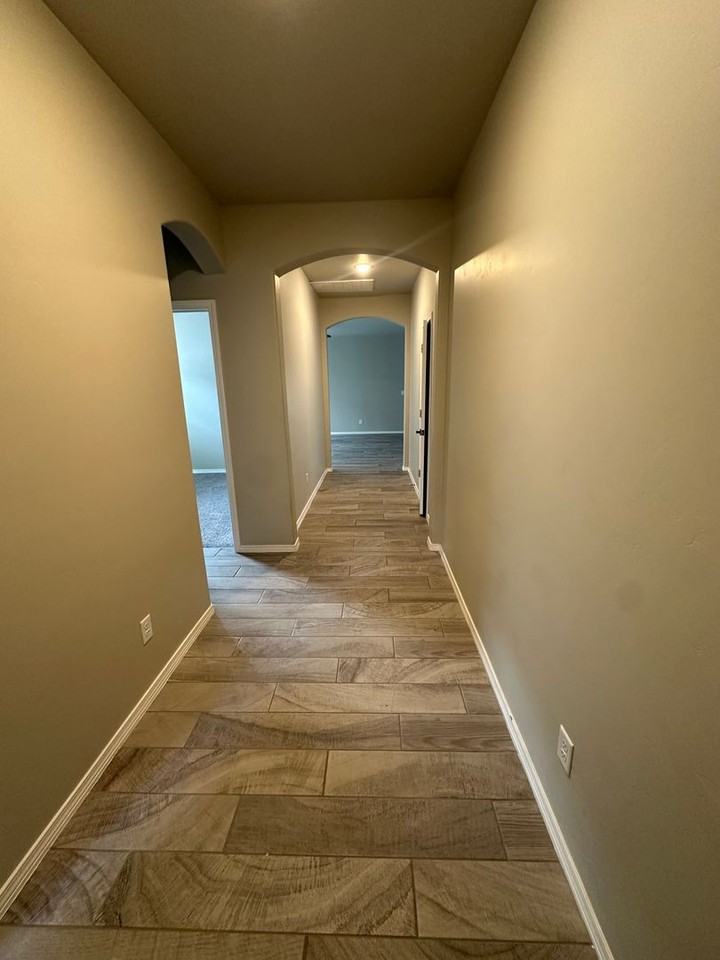 4610 Lotus Ave - Photo 2 of 34