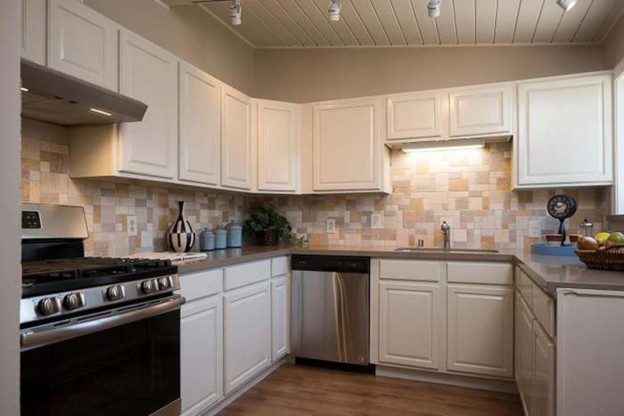 36 Henderson Pl - Photo 6 of 12