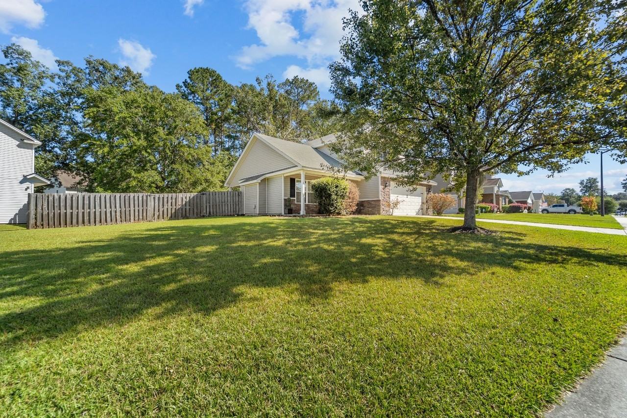 28 Wesleyan Dr - Photo 2 of 41