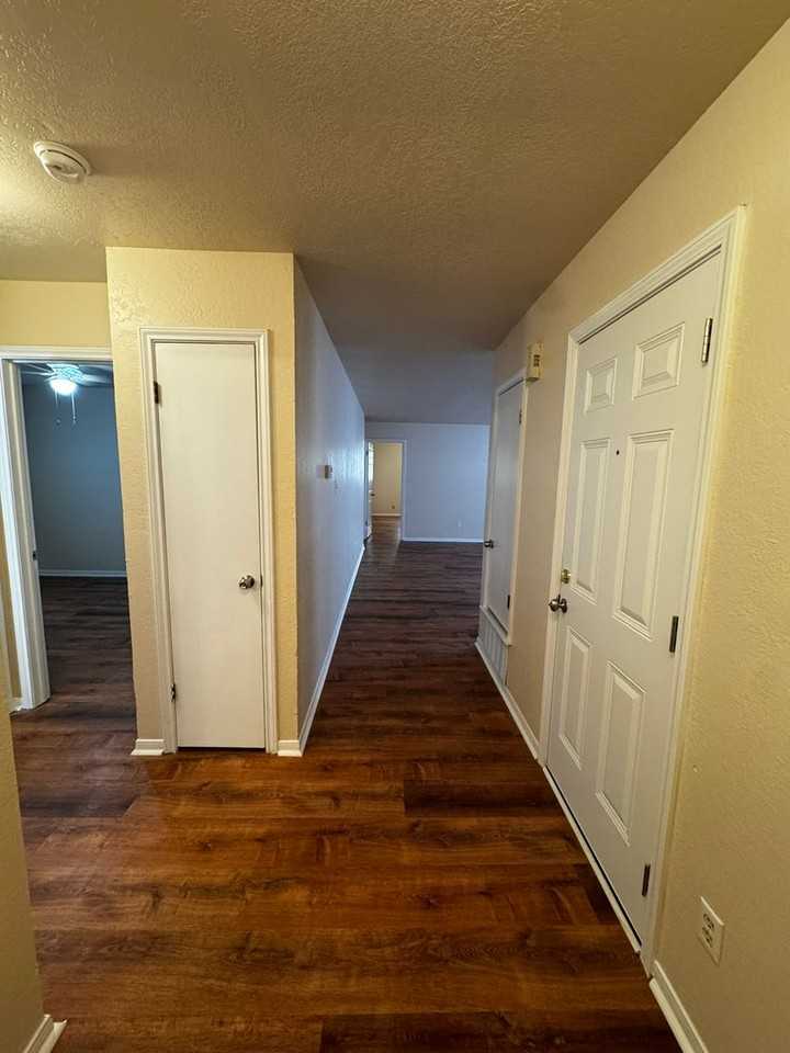 800 N 5th St - Photo 3 of 33
