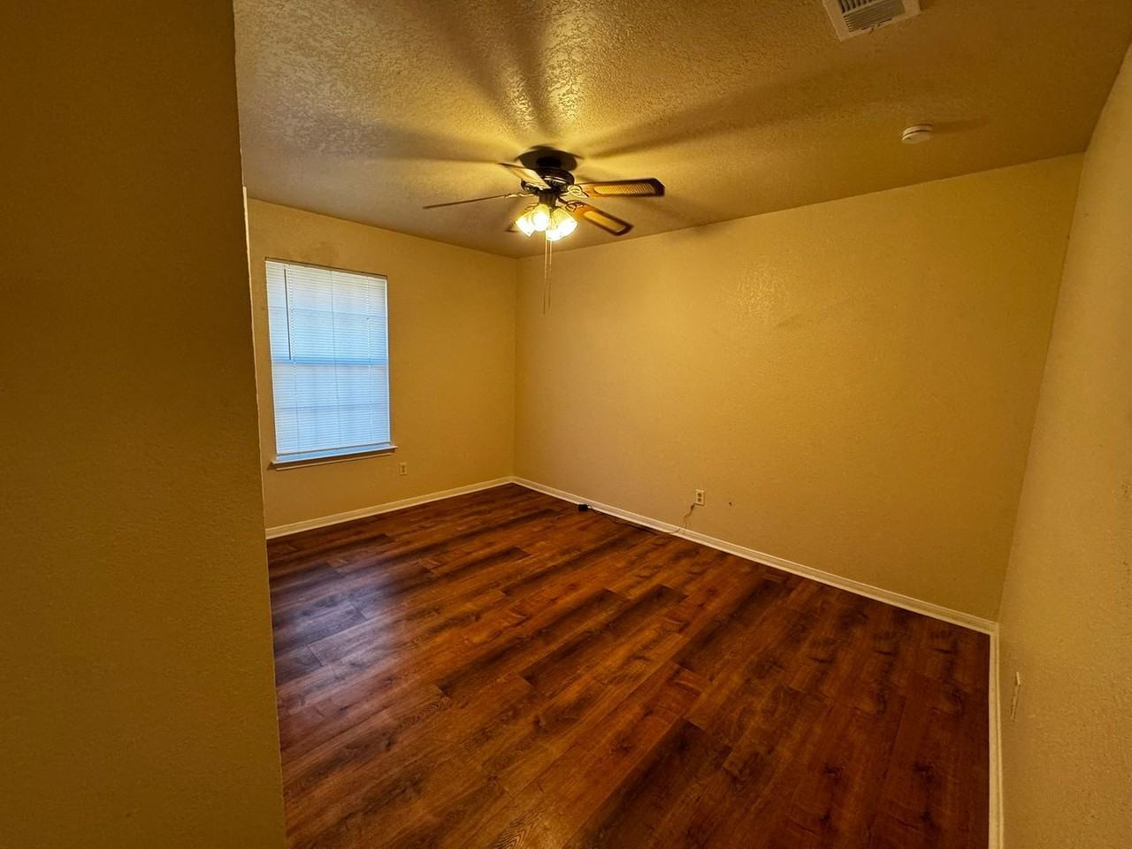 800 N 5th St - Photo 5 of 33