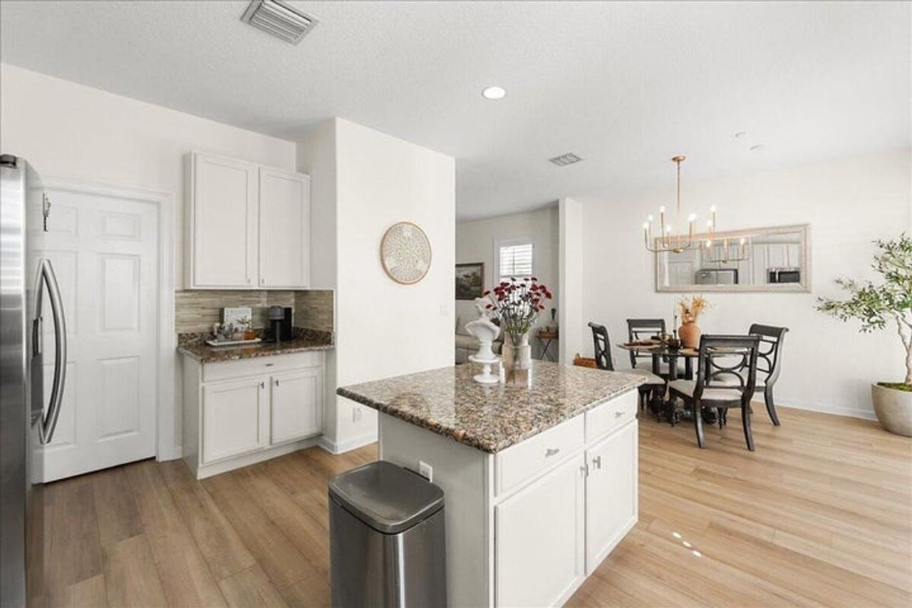 8044 Murano Cir - Photo 4 of 30