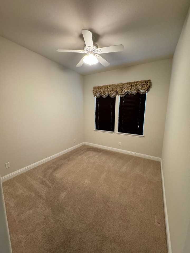 2233 Coryton Ln - Photo 5 of 36
