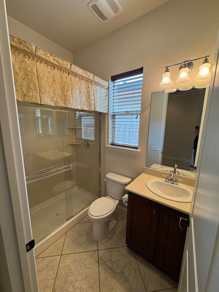 2233 Coryton Ln - Photo 7 of 36