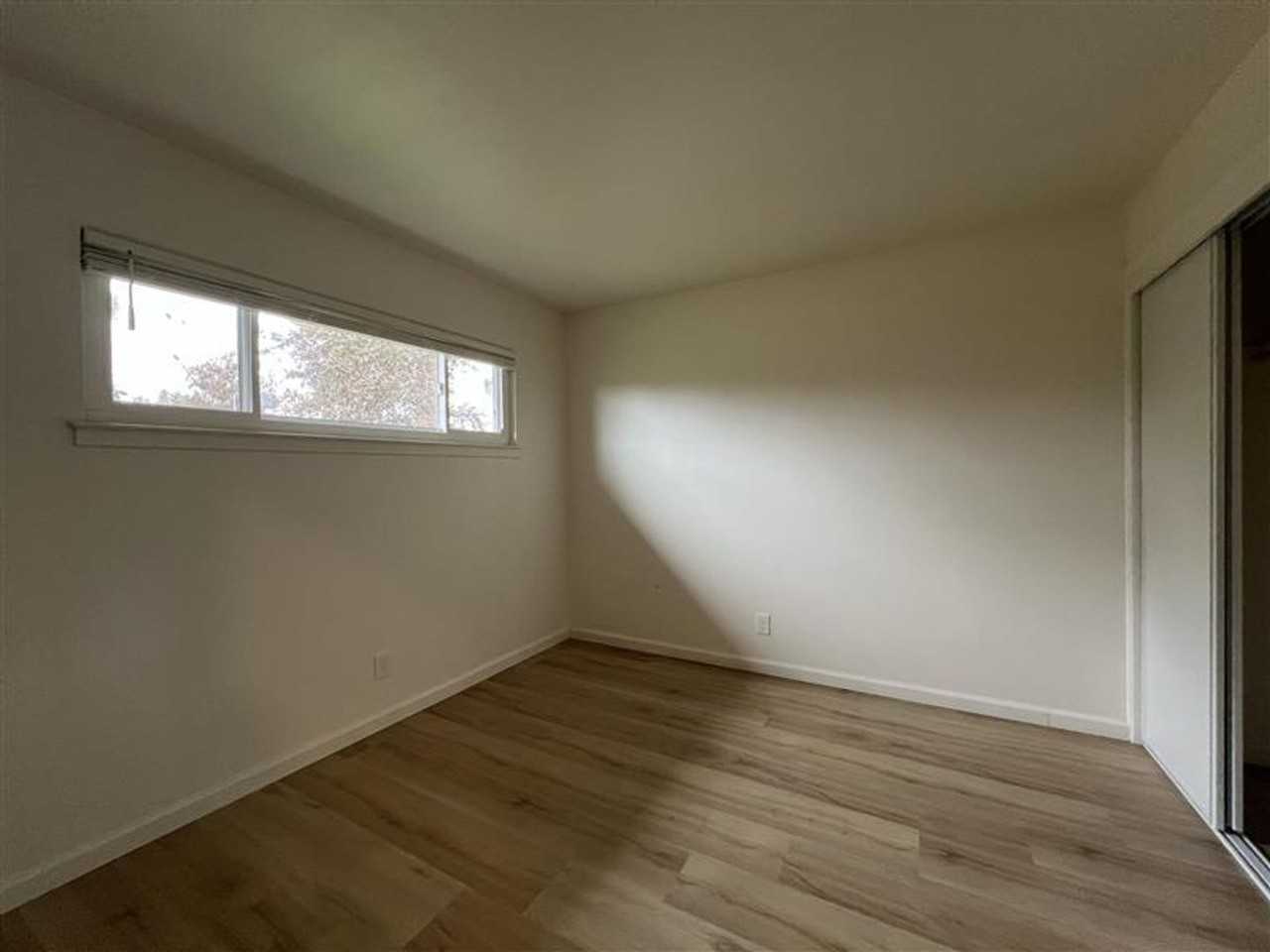 2221 Waterford Rd - Photo 6 of 11