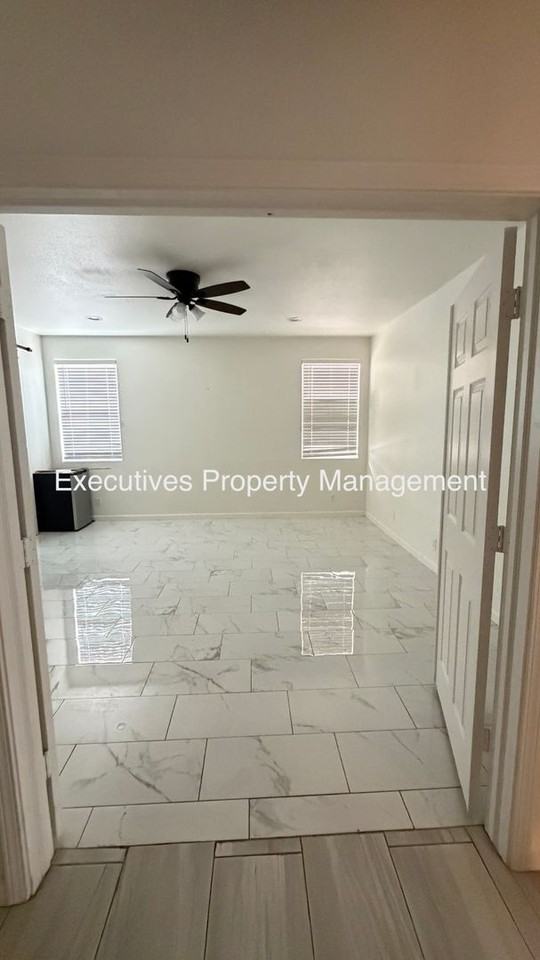 7411 Louise Ave - Photo 5 of 6